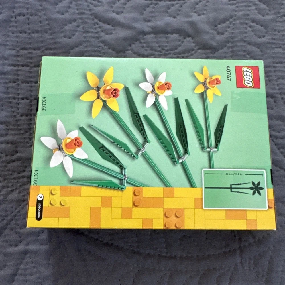 Lego botanicals daffodils